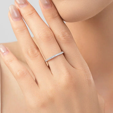 Minimal Radiant Eternity Ring