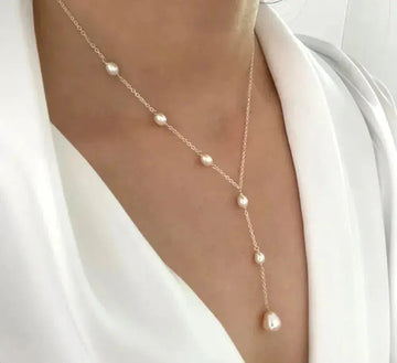 Vintage Pearl Pendant Necklace
